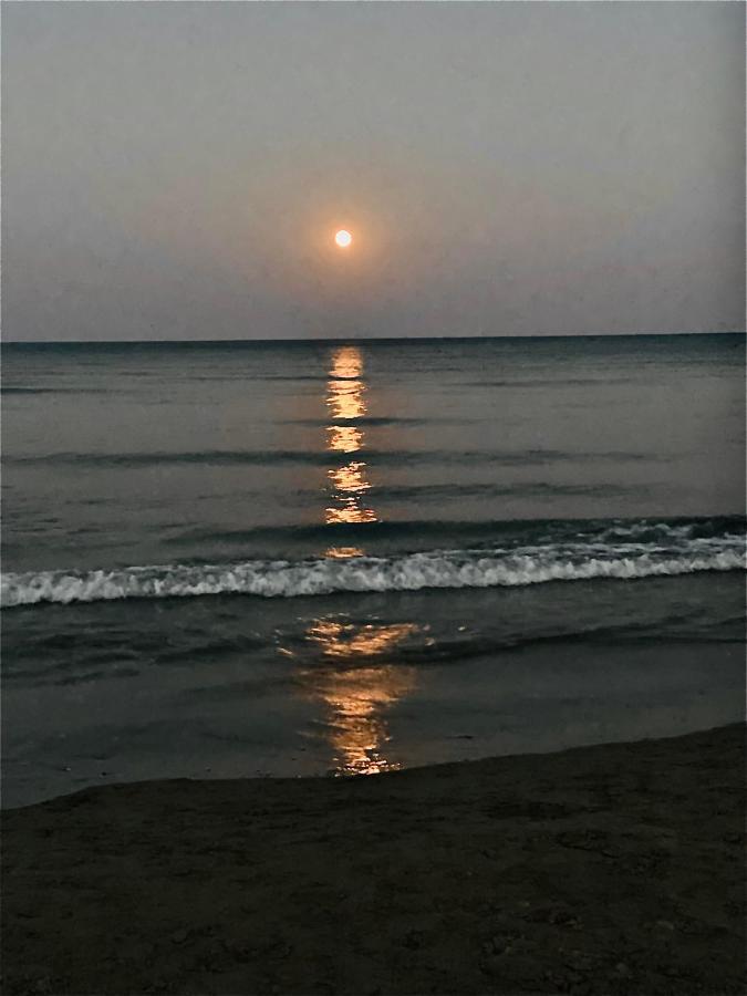 Appartamento The Penthouse 401 Larnaca Esterno foto